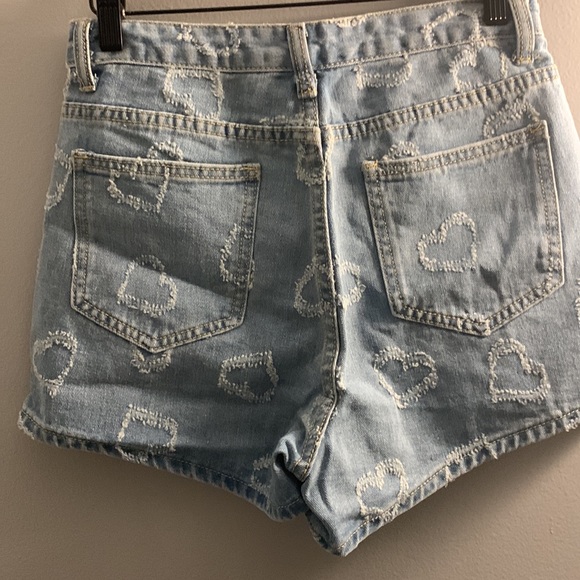 Romwe Denim Frayed Heart Shorts S - Picture 2 of 4
